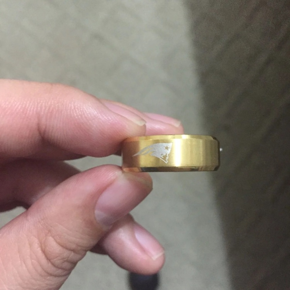Gold New England Patriots Ring - Picture 2 of 3